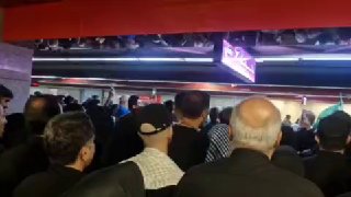 🎦 סיסמת האנשים של מוות לאמריקה ברכבת התחתית של האפט טיר