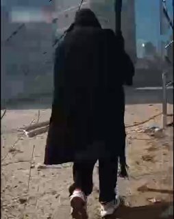 "עז א-דין אל-קסאם" מציגה קטעים המתעדים את פעילותו של הנופל, המפקד השטח חמזה הישאם עאמר, "הלוחם האלגנטי", במ…