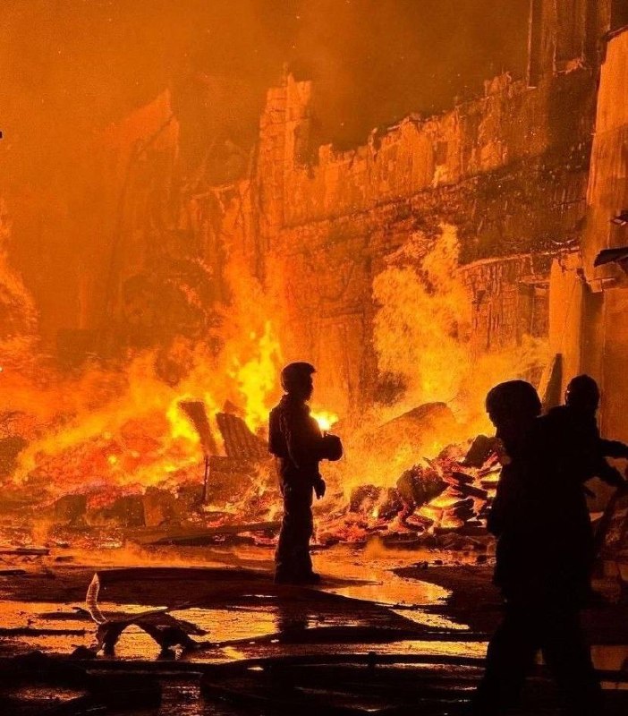 בחרקוב נמשכת השריפה לאחר ההגעה, דווח על נזק למתקן תעשייתי