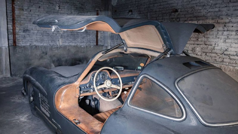 Ржавый Mercedes-Benz 300 SL 1956 года ушёл с аукциона за рекордные 5 МИЛЛИОНОВ долларов. 8