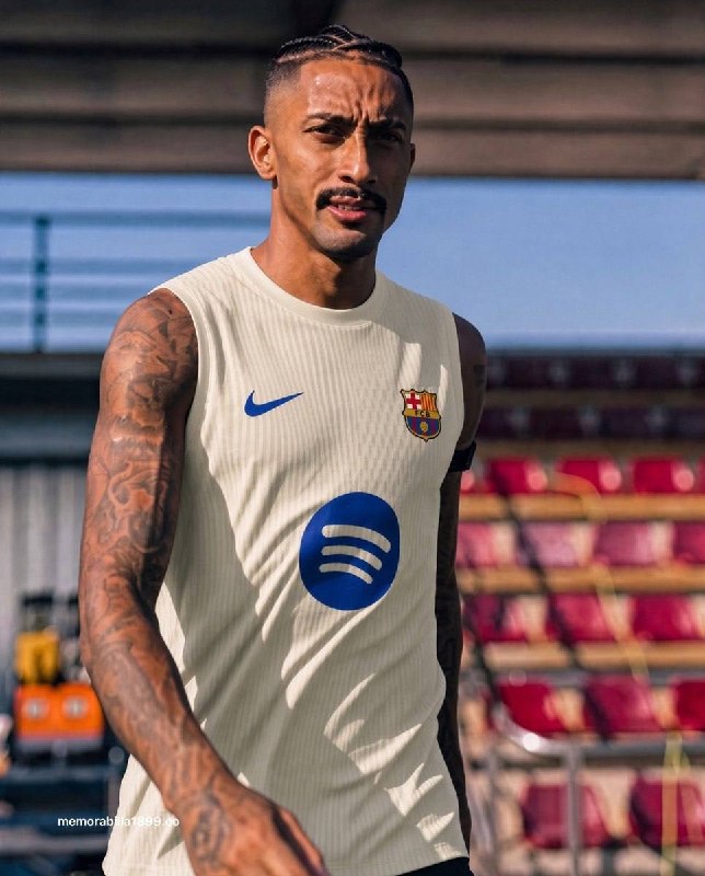 Catalan_ir | بارسا | بارسلونا: ⚽️ گرمکن کیت چهارم 🤩 ☆ @CatalanTeam ☆⚽️ ست تمرینی کیت چهارم که بزودی رونمایی میشه 🤩☆ @CatalanTeam ☆