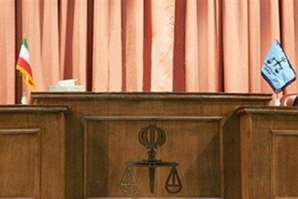 عصر ایران: رای هیات منصفه علیه پایگاه خبری «صراط نیوز» سخنگوی هیات منصفه دادگاه مطبوعات: 🔹️اعضای هیات منصفه، «صراطنیوز» را به اته