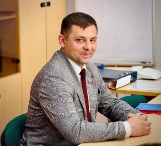 Экс-депутата Госдумы от КПРФ Олега Михайлова арестовали по делу об оправдании терроризма за пост в поддержку Кагарлицкого и УдальцоваБасманный райсуд Москвы отправил в СИЗО на два месяца бывшего депутата Госдумы от КПРФ и главу отделения партии в Коми Олег