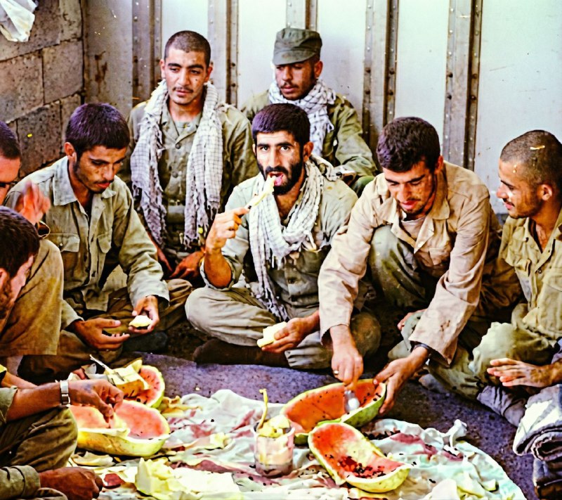 Military Humor: شهدا را یاد کنیمشب یلدا مبارک🍉@military_humorشهدا را یاد کنیمشب یلدا مبارک🍉@military_humor