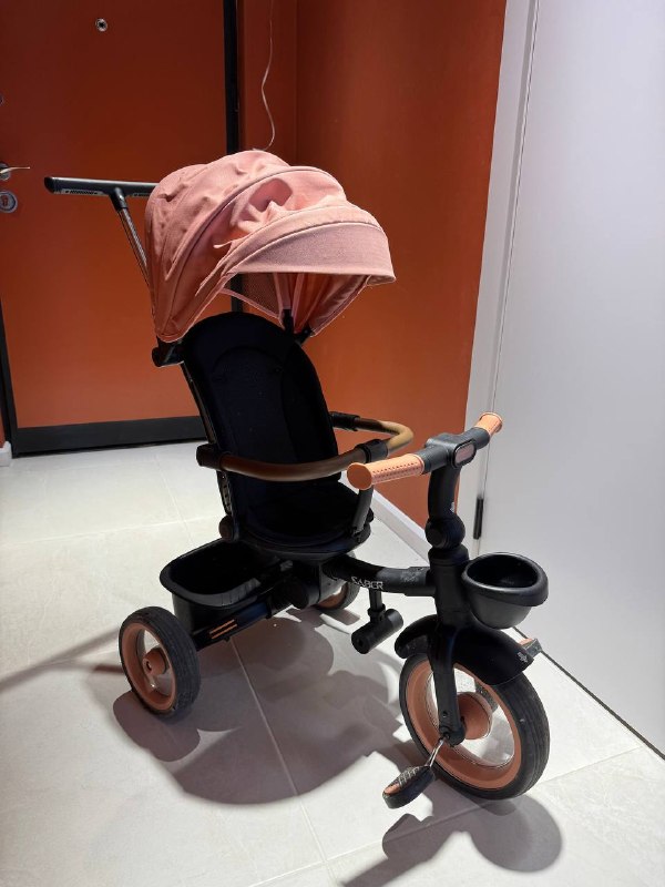 Продается детский трёхколёсный велосипед с рукояткой для управления. — фото 1