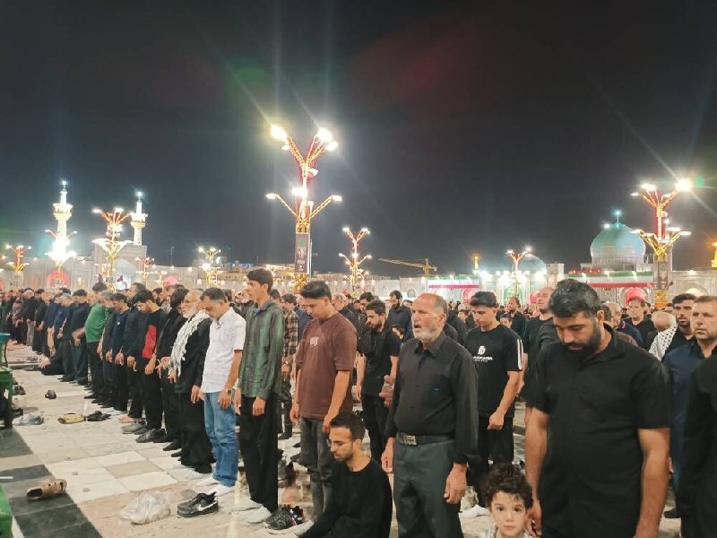 תפילת לילה למנהיג האומה שנהרג נערכה בהיכל הקדוש של רזאווי
