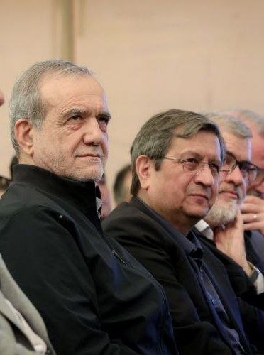 روزنامه فرهیختگان: 🔻 پزشکیان: دشمنان روی نارضایتیهای اقتصادی هدفگذاری کردند تا ایران را به آشوب بکشانند🔻 دشمنان متوجه شدهاند که از راه ن