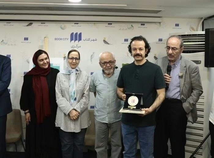 مرکز فرهنگی شهرکتاب: مراسم اختتامیه نهمین دوره جایزه «ابوالحسن نجفی» برگزار شدتهران- ایرنا- مراسم اختتامیه نهمین دوره جایزه ابوالحسن نج