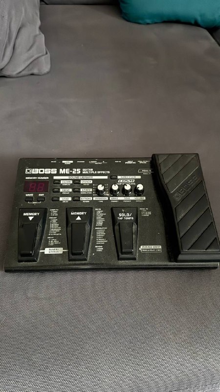 Продам гитарный процессор Boss ME-25
