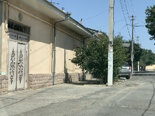 Ц13 Лабзак участка срочна сотилади