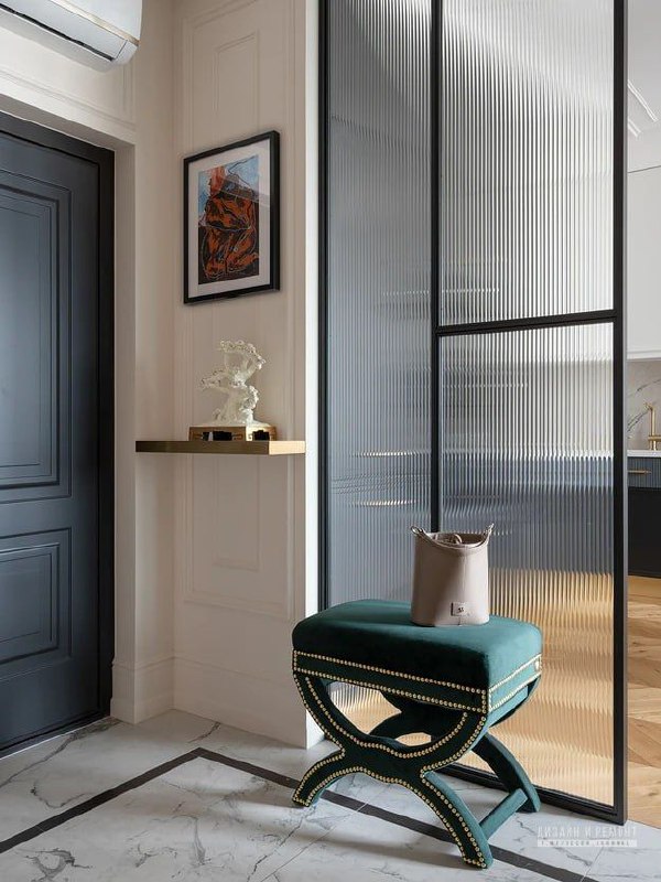 Квартира 50 м Планировку почти не меняли лишь перенесли вход в спальню из прихожей в гостиную так она стала приватнее, а в коридоре появилось место... - изображение 8 - прихожей, дизайн, квартира