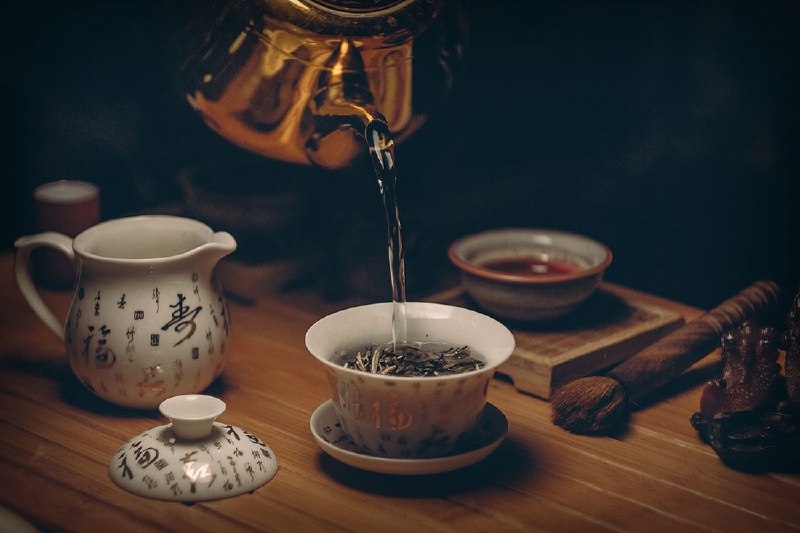 دکتر الهی قمشه ای: ❣فنجان زندگی و مرگدر تبت رسم دارند قبل از رفتن برای خواب فنجان‌هایشان را برعکس بگذارند؛که نه فقط به پایان یافتن روز اشار