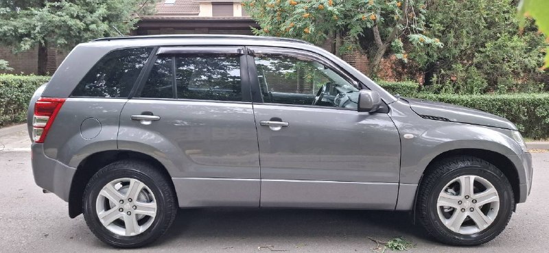Продаю suzuki grand vitara
Сузуки гранд витара
В идеальном состоянии!!!
Вся в родной краске!
С родным пробегом -123 000 км!!!
Настоящий японский внедорожник на постоянном полном приводе!
Двигатель - 2 литра (140 л/с)
Коробка - автомат (айсин)
Привод - полный (постоянный)
Комплектация - максимальная
Кожанный салон, подогрев сидений, электро люк, безключевой доступ, климат-контроль, abs, esp, мультируль с круиз- контролем, заводской ксенон, птф, парктроник задний, литые диски r-17 на хорошей летней резине, зимняя тоже есть,
Двигатель, коробка, ходовая без нареканий, кузов в отличном состоянии без рыжиков, дно и пороги без коррозии, металл родной, краска родная!
Автомобиль без дтп!
Юридически чистый без запретов и ограничений!
Птс - оригинал!
Японское качество и проверенная временем надёжность сузуки хорошо известна во всём мире! Данный автомобиль имеет небольшой подтверждённый пробег и огромный ресурс
Реальному покупателю хороший торг!
Цена 1млн.100 тыс. Рублей
Г. Ростов-на-дону
Тел: 8 952 417 45 48 - фотография - 5