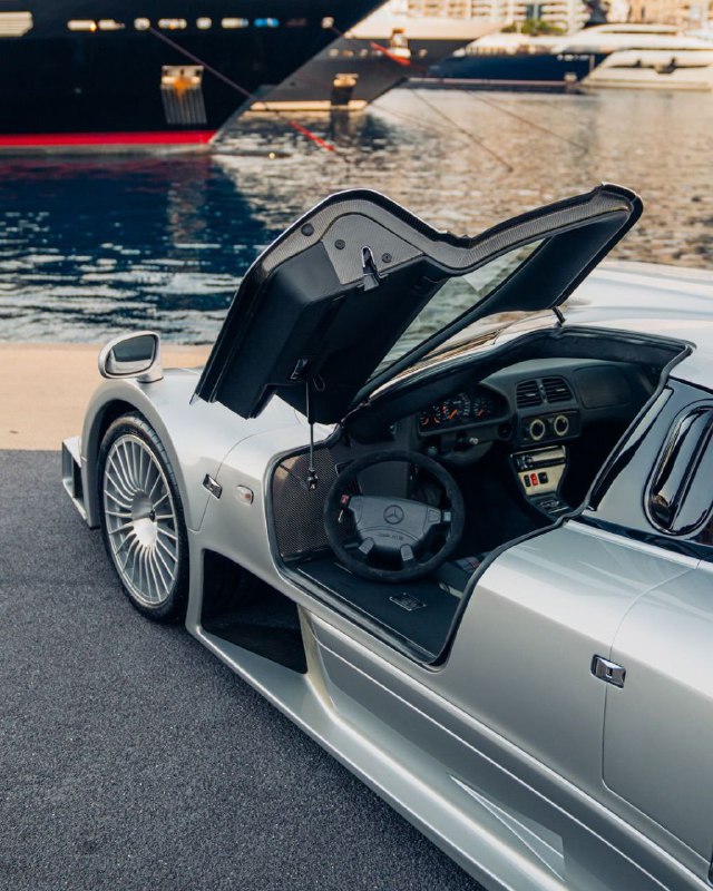 Mercedes-Benz CLK GTR 4