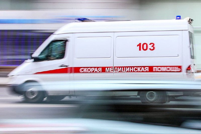 В Совфеде предложили разрешить «скорым» таранить мешающие им автомобили.Сенатор 