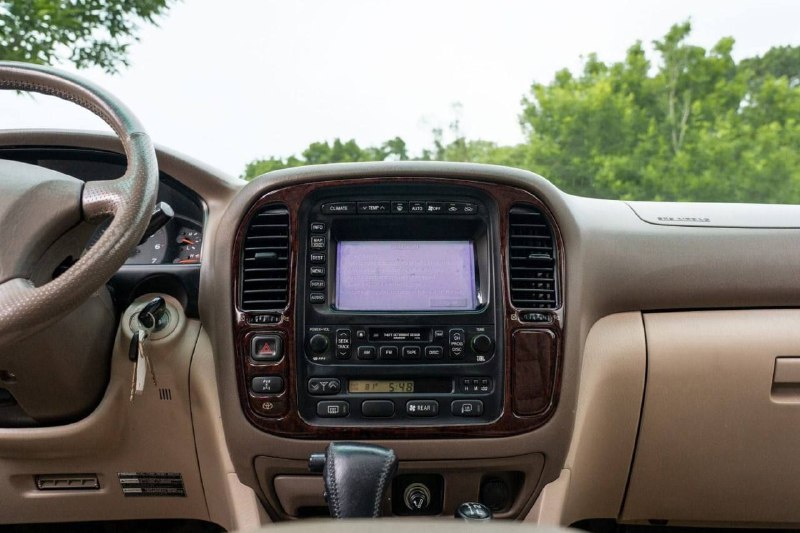 Toyota Land Cruiser UZ J100 `2002 6