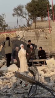 הם יכולים להרוס את הבתים שלנו, אבל הם לא יכולים לקרוע אותנו מארצנו. יושבים על חורבות בתיהם דיירי בתים הרוסי…
