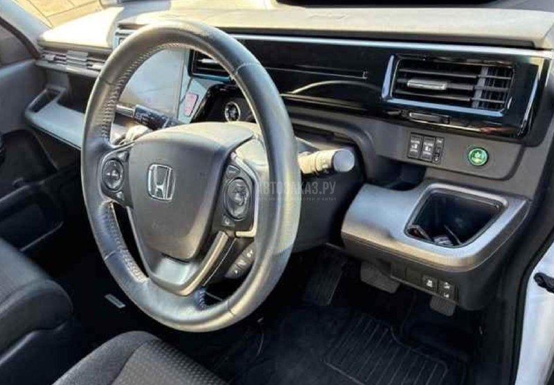 Honda Stepwgn 2018 фото 3