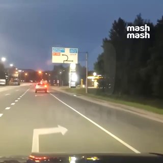 С 2 часов до 10 минут сократилось время ожидания на заправках в ЦФО. Ситуация с бензином резко улучшилась из-за принятых мер — на АЗС сейчас минимальные очереди.Причин у позитивных изменений несколько. Удалось перестроить логистику + сработали администрати
