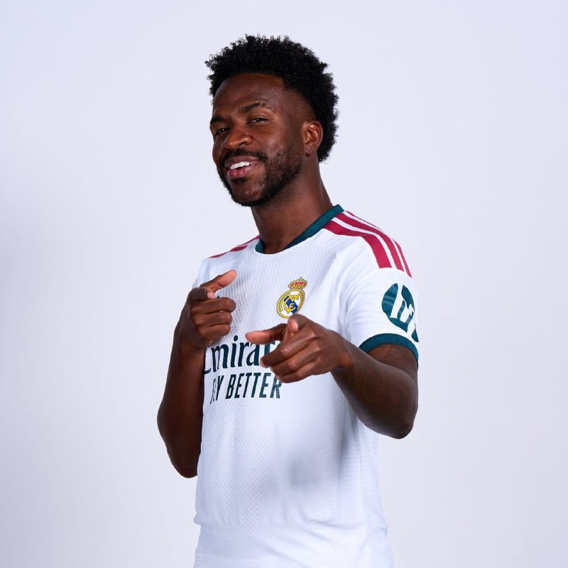 RealMadridCFNews | رئال مادرید سی اف نیوز: 💢وینیسوس رکورد دار حضور در رئال🚨 مارکا 📝 :⚪️وینیسوس جونیور با 375 بازی و 127 گل، به رکوردار تیم فعلی رئال مادرید تبدیل ش