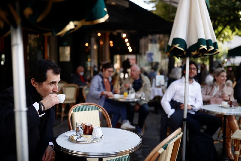 فرارو: دادستان تهران:برخورد با تخلفات و جرایم منافی عفت برخی کافهها، رستورانها و فروشگاههایی که اقدام به فروش البسه نامتعارف