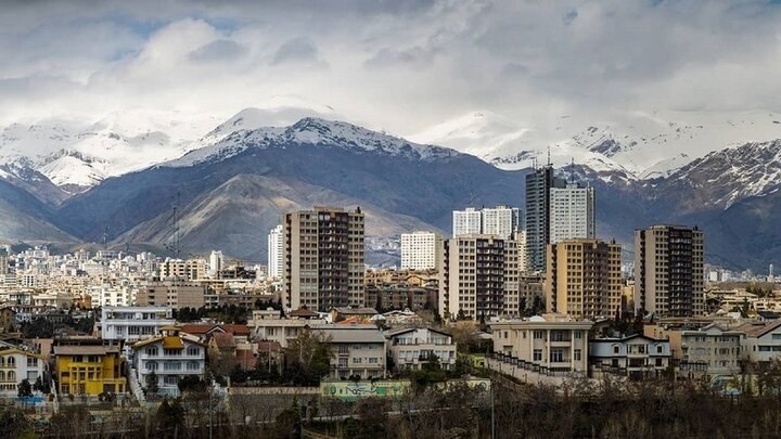 اخبارموثق📺: لوکسبازی در شمال تهران وسط جنگ؛ خانههایی با قیمت متری ۲.۵ میلیارد تومانروزنامه فرهیختگان نوشت:🔹در اقدسیه و الهیه، قیمت