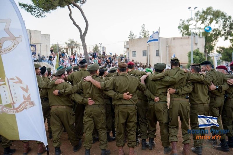🇮🇱 ביד אחת נשק, ביד שנייה ספר תורה: הקק"ץ שמשלב בין צוער, לוחם ורב הגיע לסיומו עם 78 קצינים חדשים. אחרי 3…