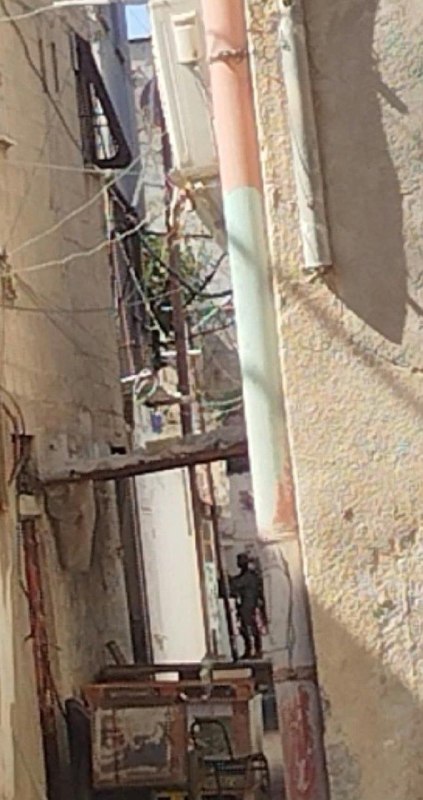 תמונה של צבא הכיבוש ממשיך לפשוט על בתים במחנה אשקר הישן, מזרחית לשכם.