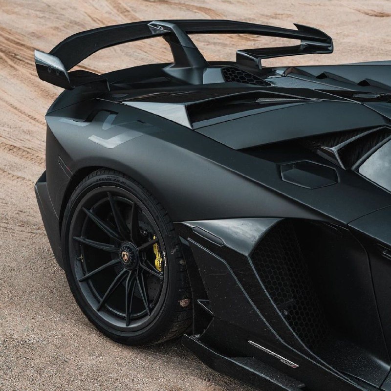Lamborghini Aventador SVJ 6