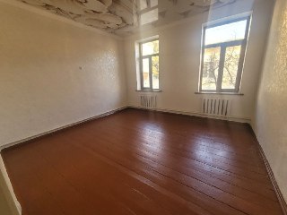 6 соток Бадамзар 200 м.кв.