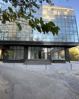 Premises 30 sq.m, 2 offices, 5th floor in BC, Aybek St., near Shokh.med.center