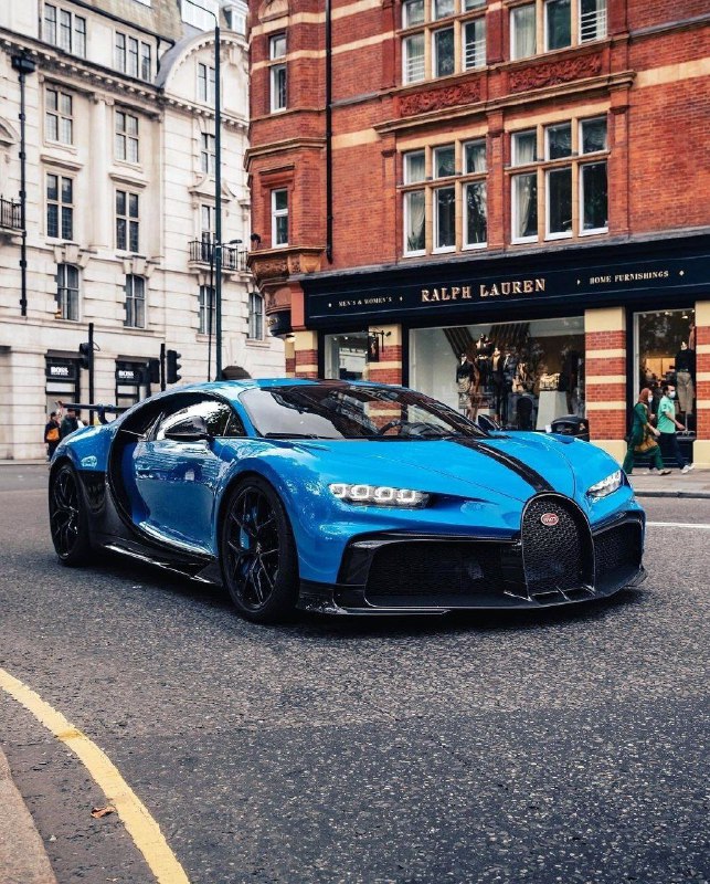 Bugatti Chiron Pur SportДвигатель: 8.0 W16 с четырьмя турбокомпрессорамиМощность