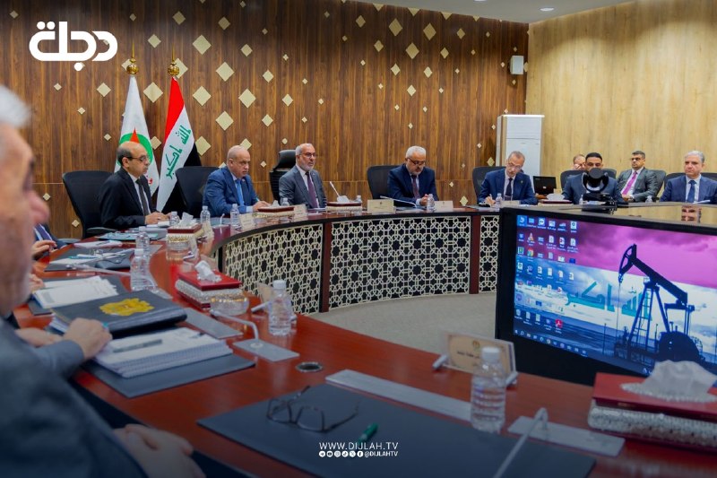 وزير النفط يشدد على ضرورة الاسراع في اجراءات شراء الناقلات النفطية لدعم عمليات التصدير