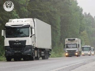 🌐 В Рязани ввели режим ЧС, Pussy Riot признали «экстремистами», Путин наградил Гладкова. Что еще произошло к в 18:25 мск:  🔹 Война России и Украины. В Рязани ввели режим ЧС после ночной атаки БПЛА. При ударах погибли четыре человека, еще 28 пострадали. Ген