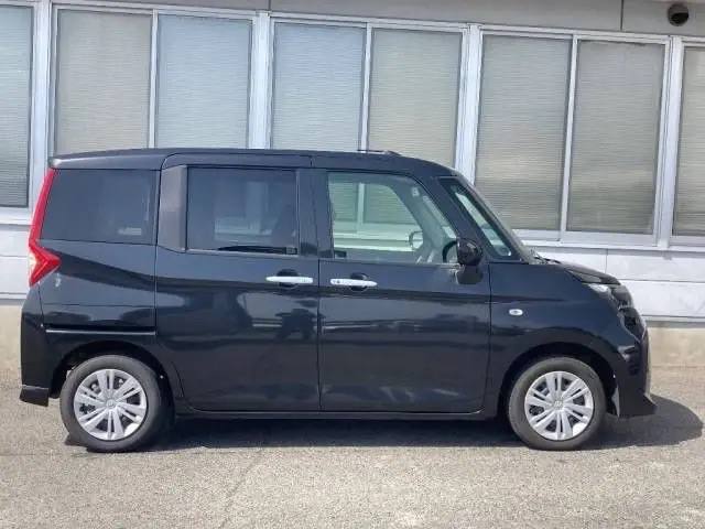 Toyota Roomy 2023 фото 3