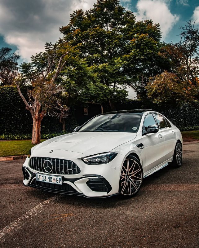 New C 63 S E AMG 670 HP 0-100 km/h 3.4 sec 3