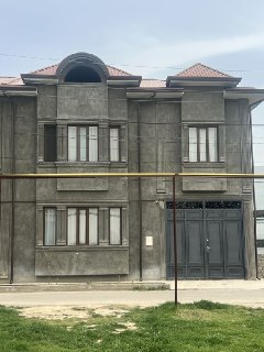 Sergelida Evro uy 2,5/5