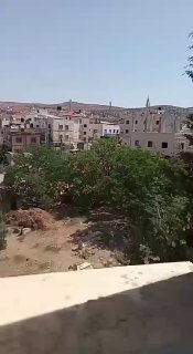 צפו בחלק מכוחות הכיבוש מסתערים על העיירה סאלם ממזרח לשכם.
