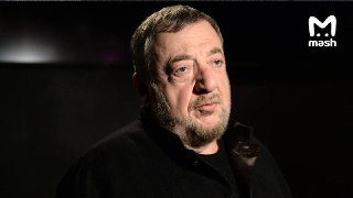 Режиссёр Павел Лунгин перенёс операцию на глазах после съёмок провальной киносказки — 77-летний создатель "Острова" и "Царя" почти перестал видеть левым глазом из-за плотного "тумана".Врачи нашли у Лунгина вторичную катаракту обоих глаз. К ней добавились с