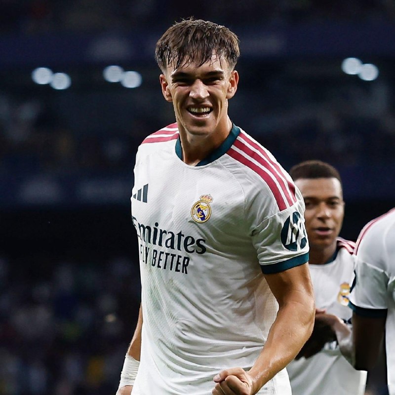 REAL MADRID PAGE: ✅حضور در زمین در مواقعی که بازی گره میخورد.✅اعمال فشار بر محوطه جریمه حریف.✅گلزنی در فرصتهای کمی که برایش فراهم میشود