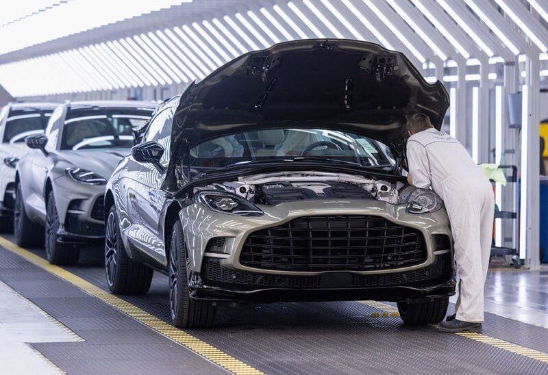 Aston Martin испытывает финансовые трудностиВ 2025 году продажи упали на 10% — д