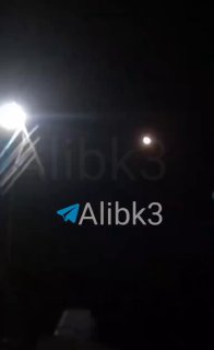 ברגע בו תקפו הכוחות התימנים במזל"טים את עמדות הכוחות הפרו-סעודיים בטאיז לפני שעה קלה.