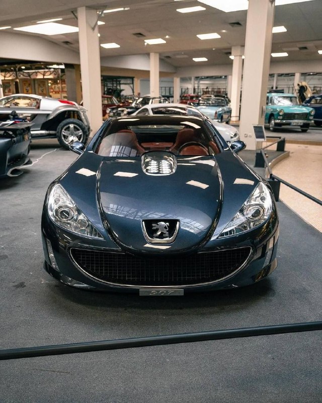 Прототип Peugeot 907 V12 💥Инженеры соединили два двигателя 3.0 V6, чтобы создат