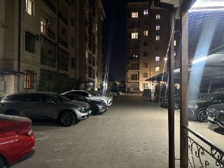 Ц-квартал. Uy va uning ostidagi noturar bino sotiladi