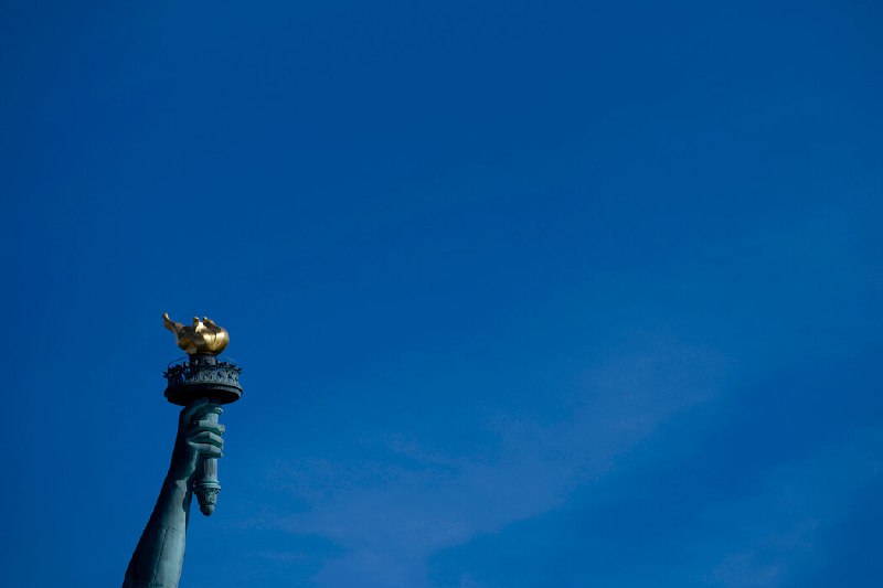 只有美国才能拯救未来