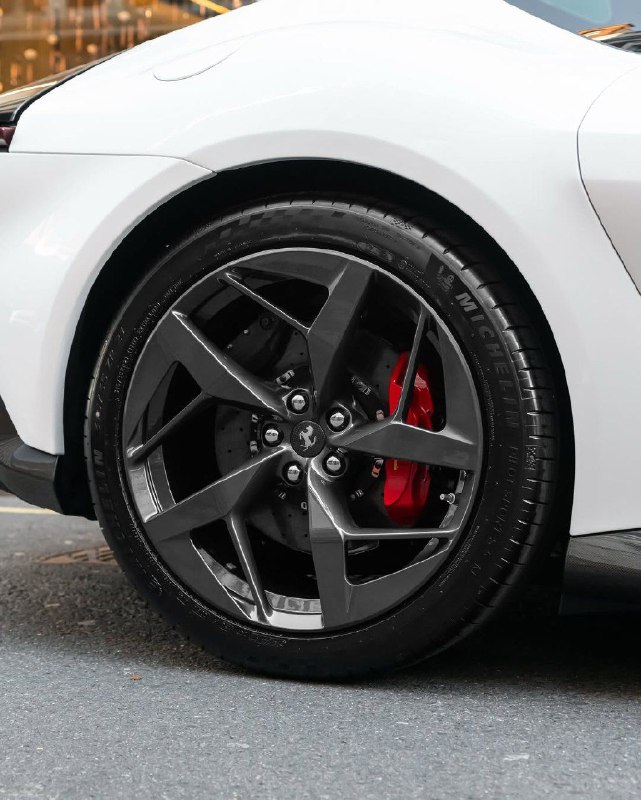 Ferrari 12Cilindri 3