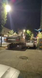 הכיבוש כופה דחפור צבאי לתוך העיר קלקיליה, בזמן שהפלישה נמשכת.