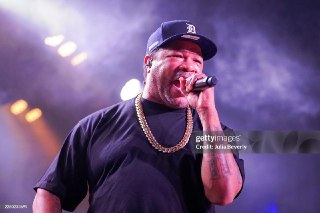 В Риге отменили концерт американского рэпера Xzibit из-за его выступлений в России, сообщает Delfi со ссылкой на рижский клуб Coyote Fly, в котором планировалось шоу артиста.По словам организаторов, решение об отмене концерта принято по требованию «компете