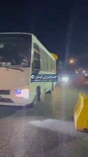 בדרך זו ניחוחות הנפגעים ורוחותיהם שומרים על המבקרים, וכפות הידיים של האוהבים מרימות את תפילותיהם.