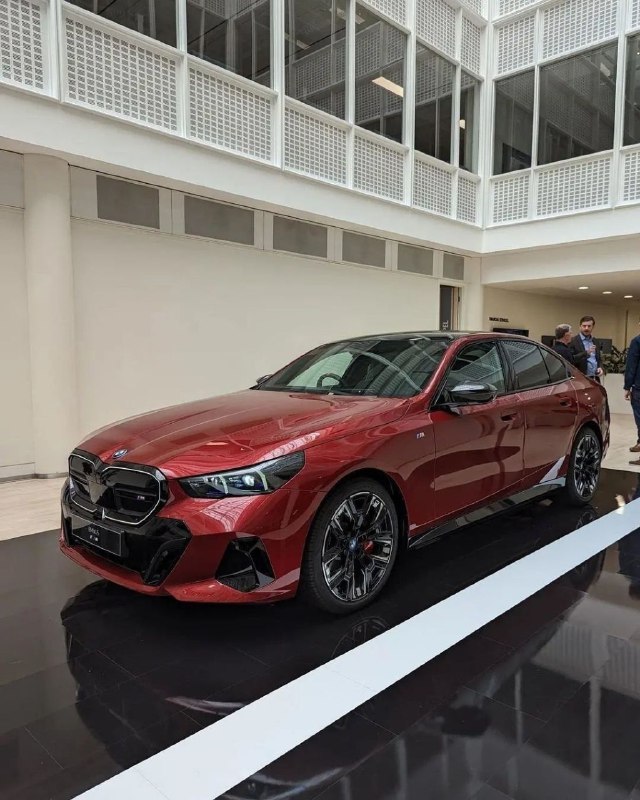 BMW i5